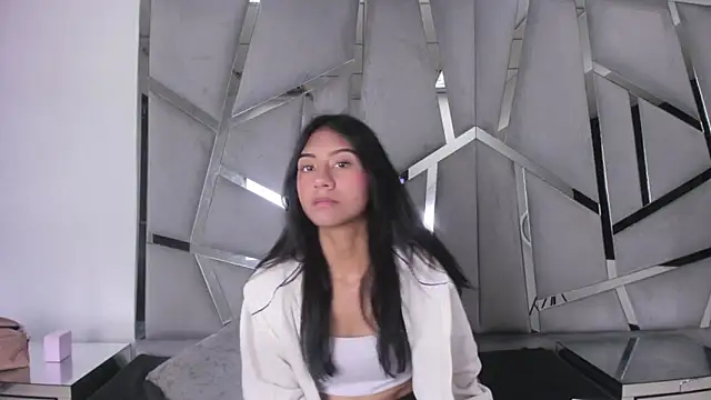 Mia clark18 online show from November 11, 2025, 8:36 pm