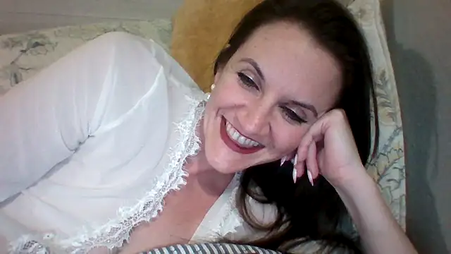 easy briezy online show from February 20, 2026, 6:26 am