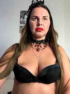 Snapshot of MIRAA_LUV chatting on October 31, 2025, 3:52 pm MIRAA LUV online show from October 31, 2025, 3:52 pm