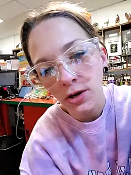 Snapshot of Cassaroll333 chatting on October 27, 2025, 3:02 pm Cassaroll333 online show from October 27, 2025, 3:02 pm