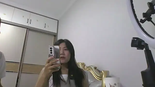 Fbbyyyyyy online show from October 17, 2025, 2:52 pm