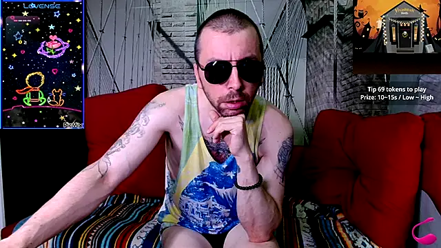Snapshot of Markus_Rivas chatting on October 14, 2025, 10:31 pm Markus Rivas online show from October 14, 2025, 10:31 pm