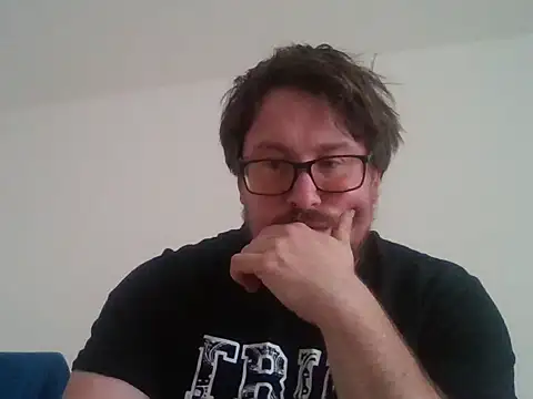 czechguy online show from November 1, 2025, 1:38 pm