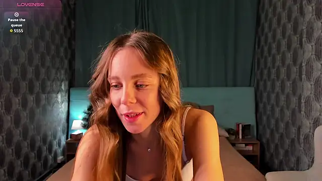 Snapshot of Verona_Brens chatting on December 22, 2025, 12:44 am Verona Brens online show from December 22, 2025, 12:44 am