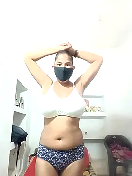 Snapshot of Hot_radhaji chatting on October 18, 2025, 5:20 am Hot radhaji online show from October 18, 2025, 5:20 am