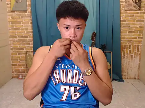 ur naughtyboy patrick online show from October 10, 2025, 1:56 pm