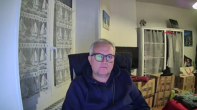 Snapshot of macdut67 chatting on November 2, 2025, 5:07 pm macdut67 online show from November 2, 2025, 5:07 pm