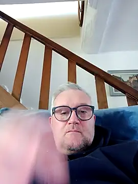 Snapshot of macdut67 chatting on October 13, 2025, 3:24 pm macdut67 online show from October 13, 2025, 3:24 pm