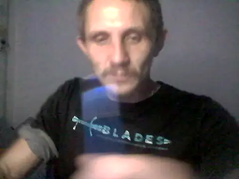 Snapshot of Twolatte chatting on November 28, 2025, 8:53 pm Twolatte online show from November 28, 2025, 8:53 pm