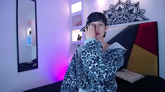 Emo Boy  online show from January 14, 2026, 3:32 am