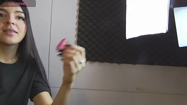 Aranzza Ross online show from November 1, 2025, 12:54 pm