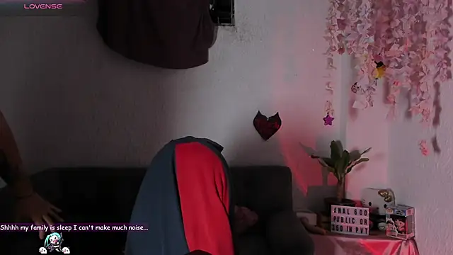 Emilycollei online show from January 13, 2026, 12:25 am