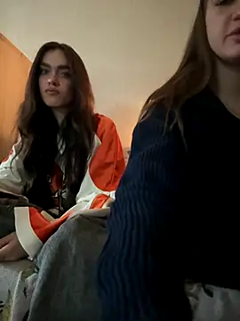 MayaGlow online show from October 24, 2025, 6:01 am