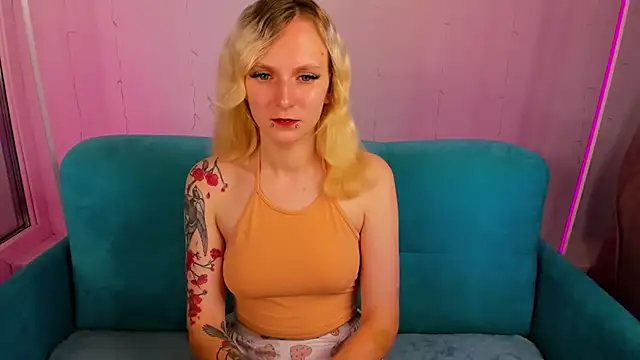 LikiLips online show from October 12, 2025, 1:29 am