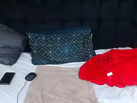 CaramelBootty online show from November 12, 2025, 1:04 pm