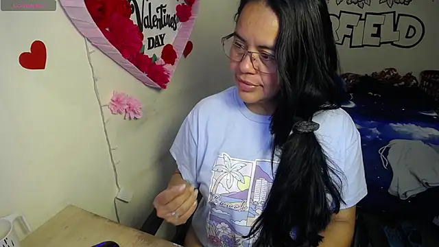 Miss  kendra  online show from April 11, 2026, 11:47 am