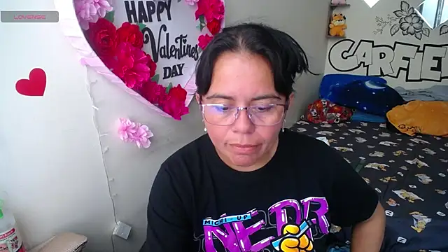 Miss  kendra  online show from June 1, 2026, 1:44 pm