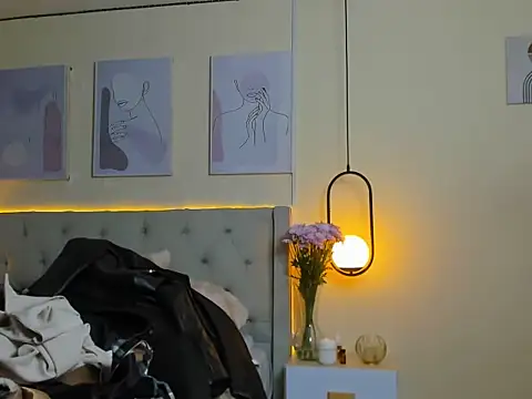 Chloe Celeste online show from November 14, 2025, 12:47 am