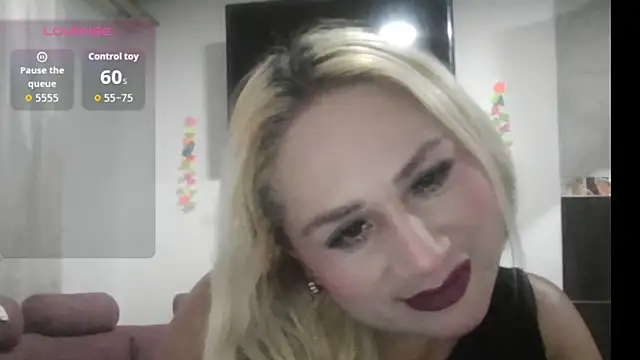 Snapshot of IvanaBliss chatting on January 18, 2026, 4:38 am IvanaBliss online show from January 18, 2026, 4:38 am