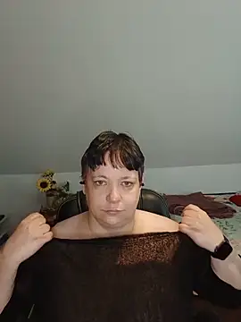 Michelle Livia online show from May 13, 2026, 2:02 pm