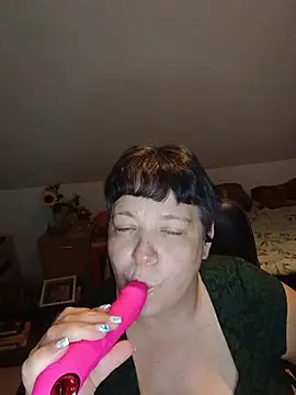 Michelle Livia online show from May 15, 2026, 7:01 pm