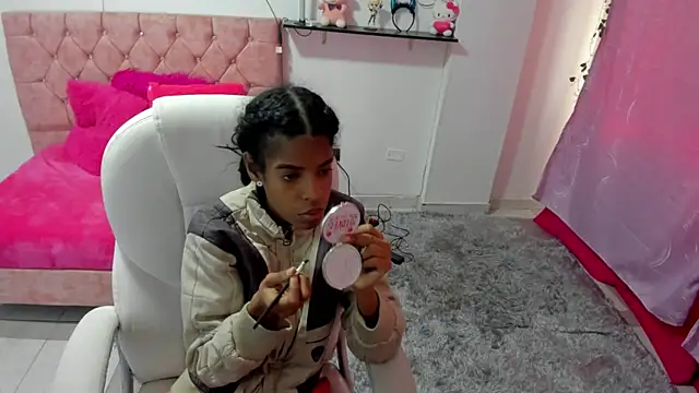 thianahorny online show from December 16, 2025, 1:04 pm