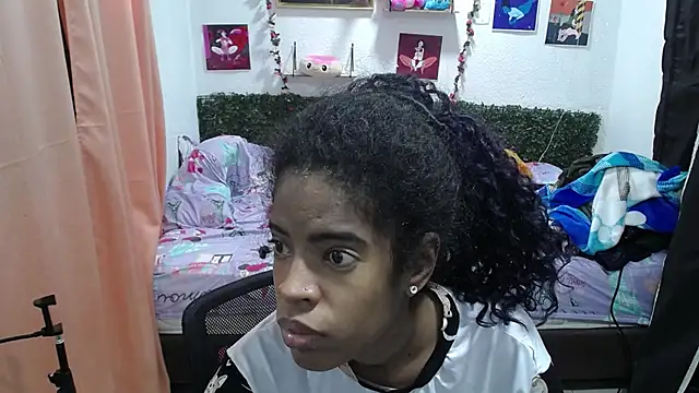 Snapshot of thianahorny chatting on May 18, 2026, 12:54 pm thianahorny online show from May 18, 2026, 12:54 pm