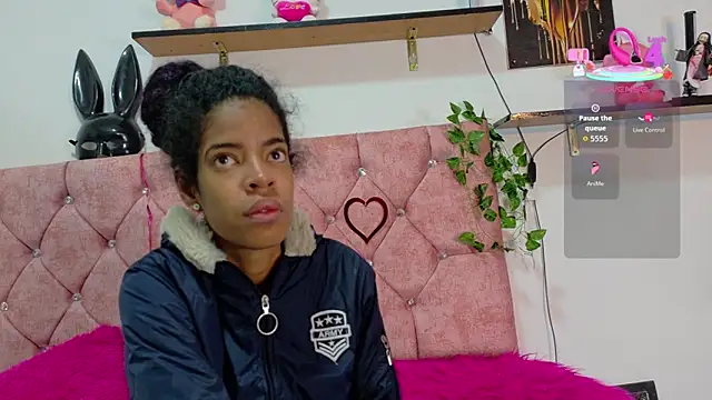 thianahorny online show from March 25, 2026, 12:26 pm