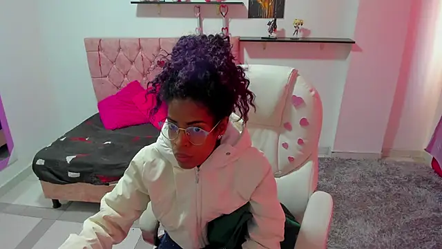 thianahorny online show from February 28, 2026, 1:11 pm