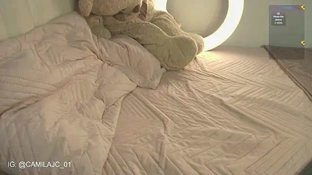 KIMMIE 01 online show from February 8, 2026, 10:29 pm