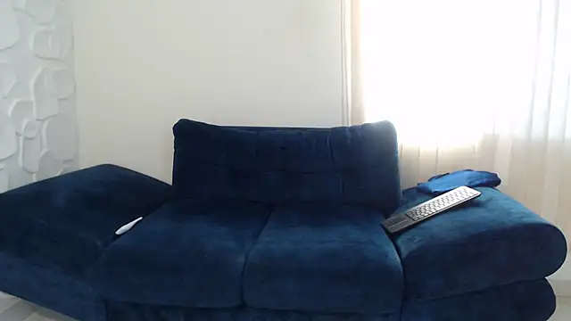 ChloeeRosse online show from October 19, 2025, 1:03 pm