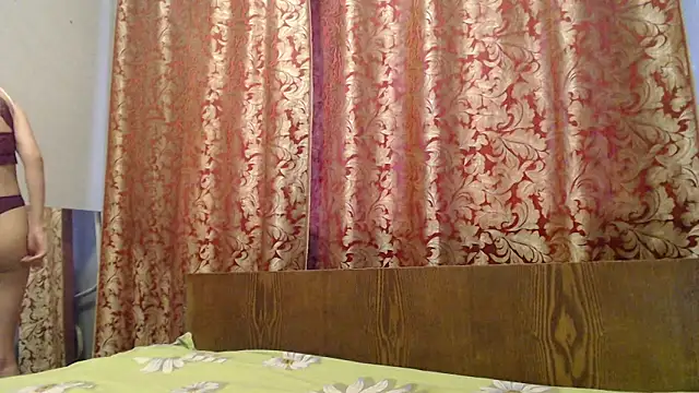 Snapshot of maybe_doll chatting on November 13, 2025, 11:14 am maybe doll online show from November 13, 2025, 11:14 am