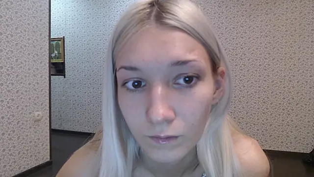 Snapshot of maybe_doll chatting on October 9, 2025, 6:08 pm maybe doll online show from October 9, 2025, 6:08 pm