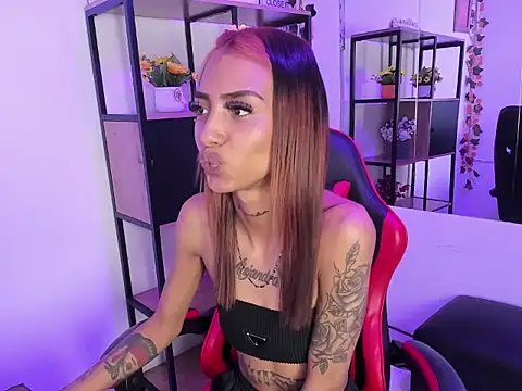 KarlaSlutSkinny   online show from November 11, 2025, 4:02 pm