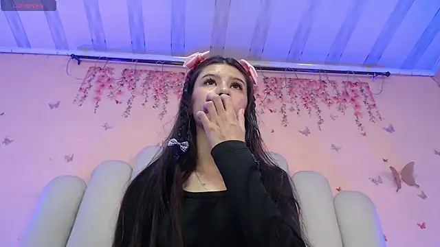 SweetRenata  online show from November 5, 2025, 12:08 pm