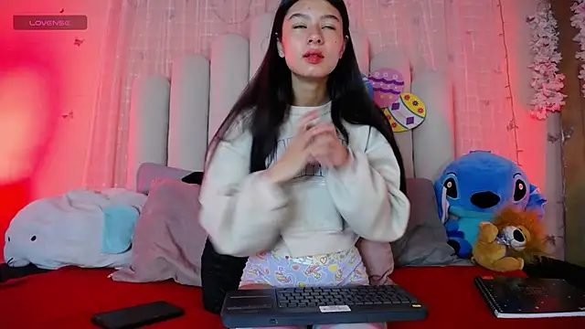 SweetRenata  online show from March 5, 2026, 11:51 am