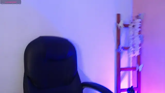 SweetRenata  online show from November 12, 2025, 11:25 am