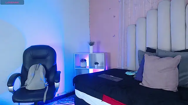 Snapshot of SweetRenata_ chatting on January 17, 2026, 11:25 am SweetRenata online show from January 17, 2026, 11:25 am