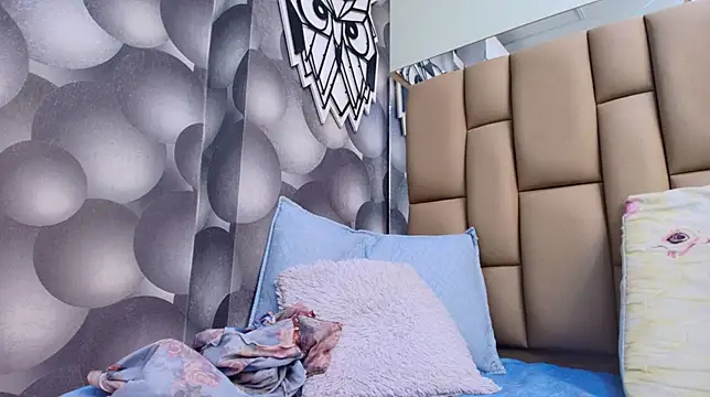 hannah teehn online show from October 18, 2025, 7:05 pm