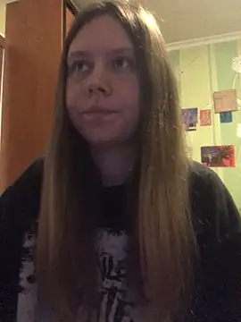 LunaVirelle online show from May 5, 2026, 8:01 pm