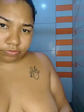 Snapshot of AprilBelmore chatting on March 3, 2026, 12:39 am AprilBelmore online show from March 3, 2026, 12:39 am