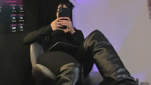 miiaa stone online show from February 8, 2026, 5:27 am