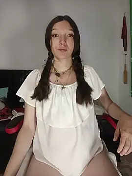 Snapshot of Lucy_colee chatting on February 23, 2026, 5:13 pm Lucy colee online show from February 23, 2026, 5:13 pm