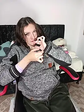 Snapshot of Lucy_colee chatting on February 28, 2026, 1:33 pm Lucy colee online show from February 28, 2026, 1:33 pm