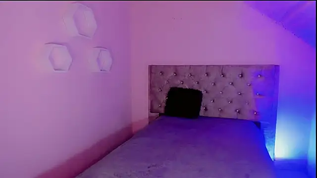 babysomeer online show from November 24, 2025, 5:13 pm