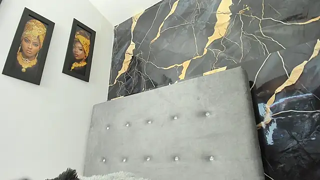 Aisha Saleh online show from November 15, 2025, 6:34 pm