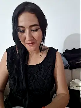 Aisha Saleh online show from November 27, 2025, 10:32 pm