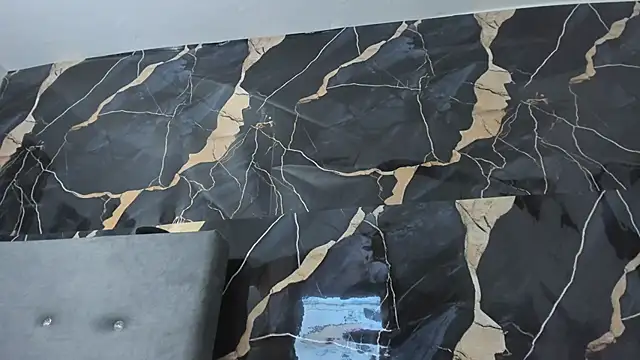 Aisha Saleh online show from November 25, 2025, 7:03 pm