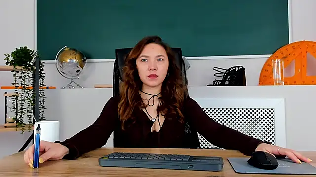 AnnaJonson online show from November 7, 2025, 3:11 am