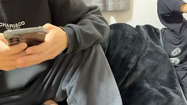 Snapshot of ODORI8300 chatting on November 1, 2025, 4:45 pm ODORI8300 online show from November 1, 2025, 4:45 pm